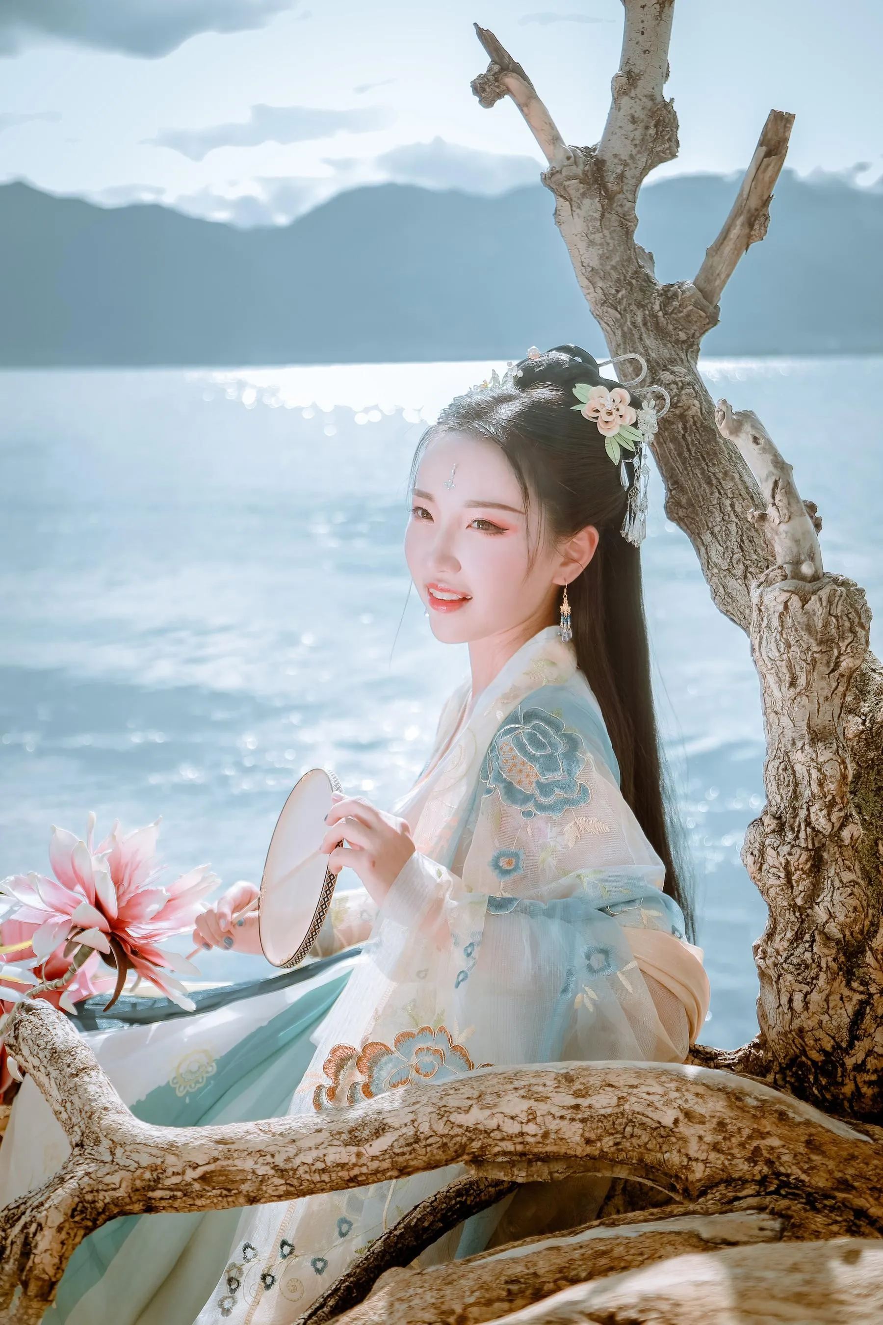 [YITUYU艺图语]2022.01.29 清水出芙蓉 Julie [23P]插图7